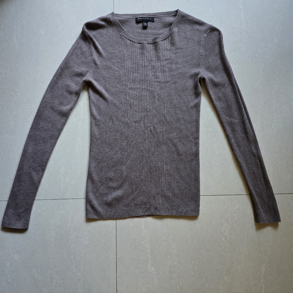 Banana Republic Slim Fit Crew Neck Sweater - Taupe - XS